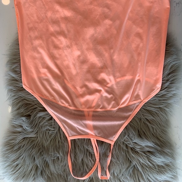 Fabletics Razorback tank - Picture 2 of 3